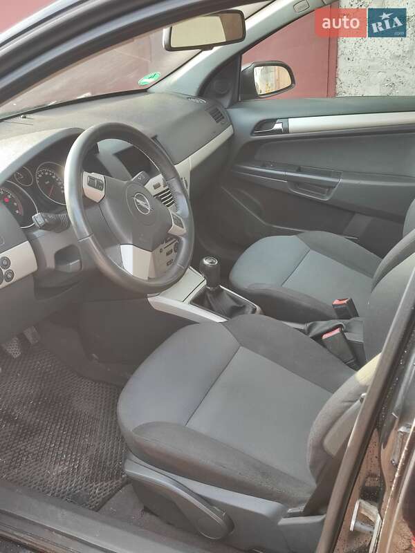 Універсал Opel Astra 2007 в Прилуках