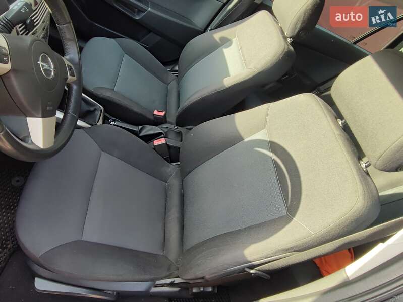 Універсал Opel Astra 2007 в Прилуках