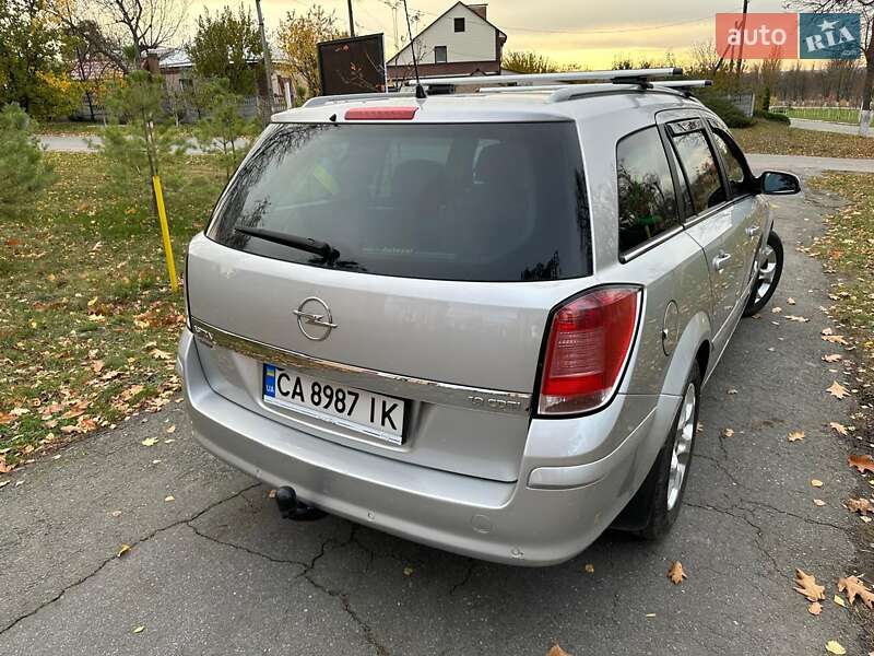 Універсал Opel Astra 2005 в Ватутіному