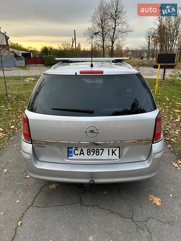 Універсал Opel Astra 2005 в Ватутіному
