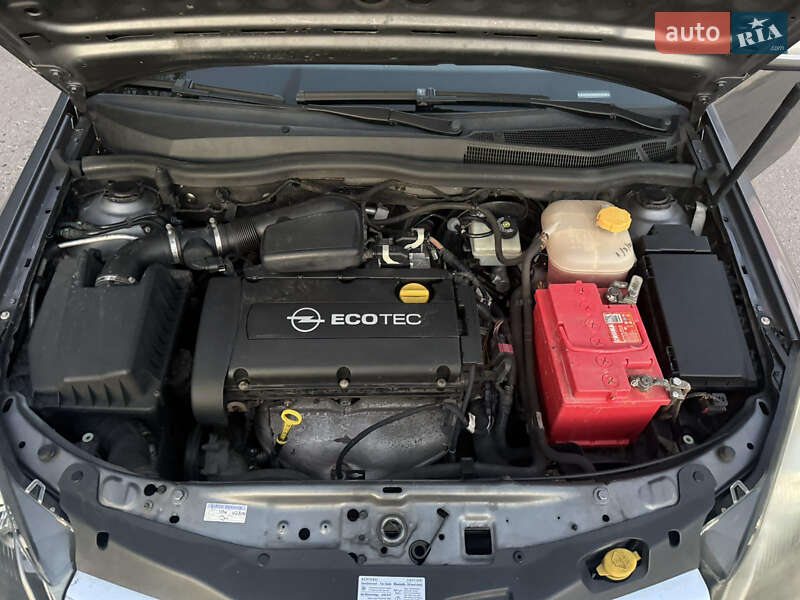 Универсал Opel Astra 2006 в Синельниково