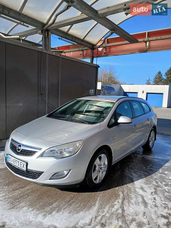 Opel Astra 2010