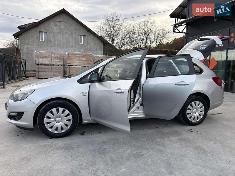 Універсал Opel Astra 2013 в Тернополі