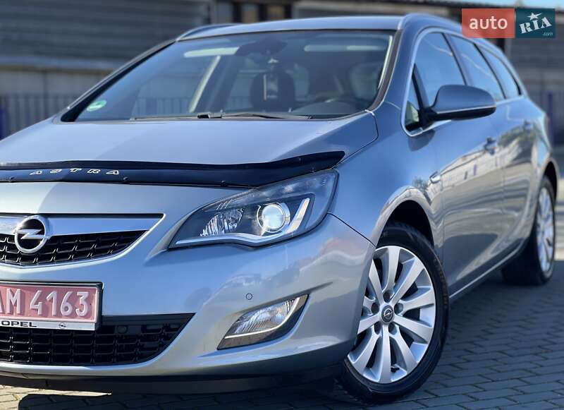 Универсал Opel Astra 2011 в Тернополе