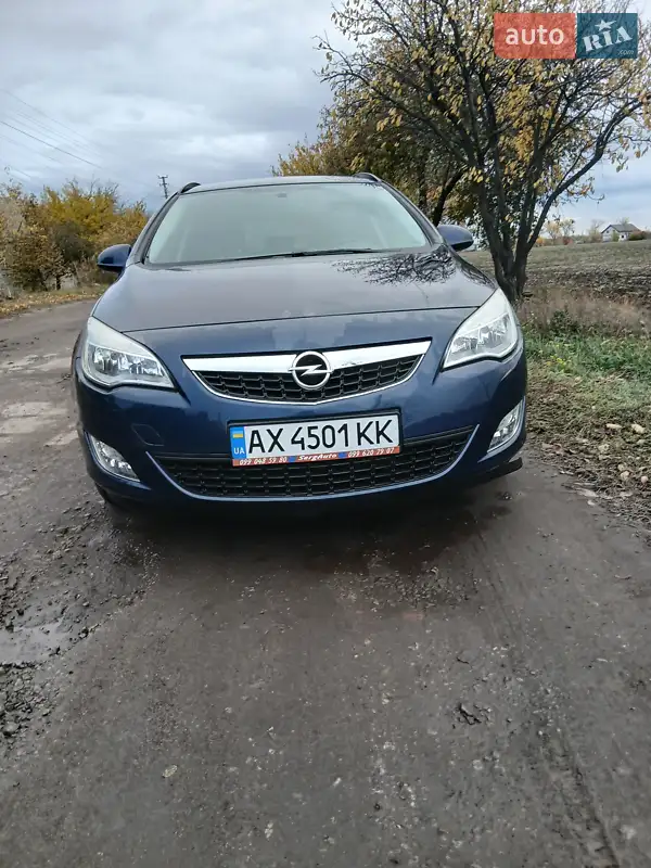 Opel Astra 2012