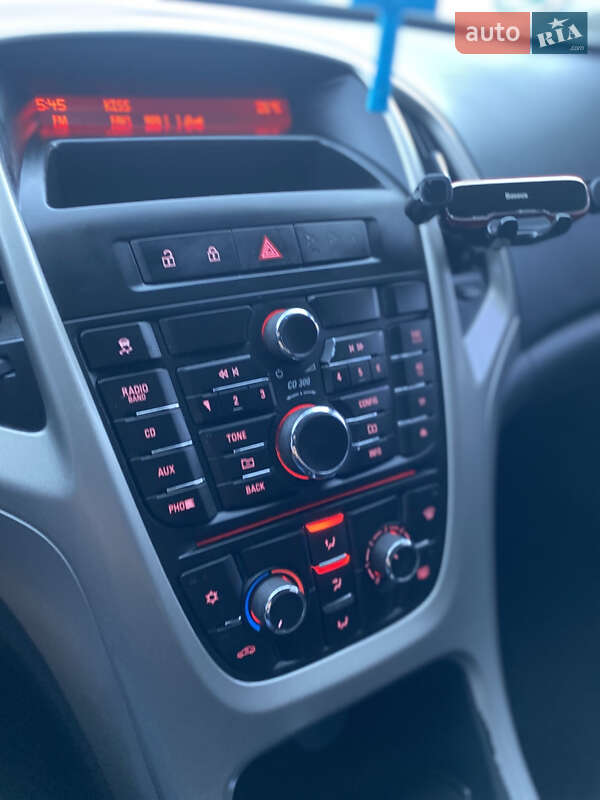 Універсал Opel Astra 2012 в Жовкві