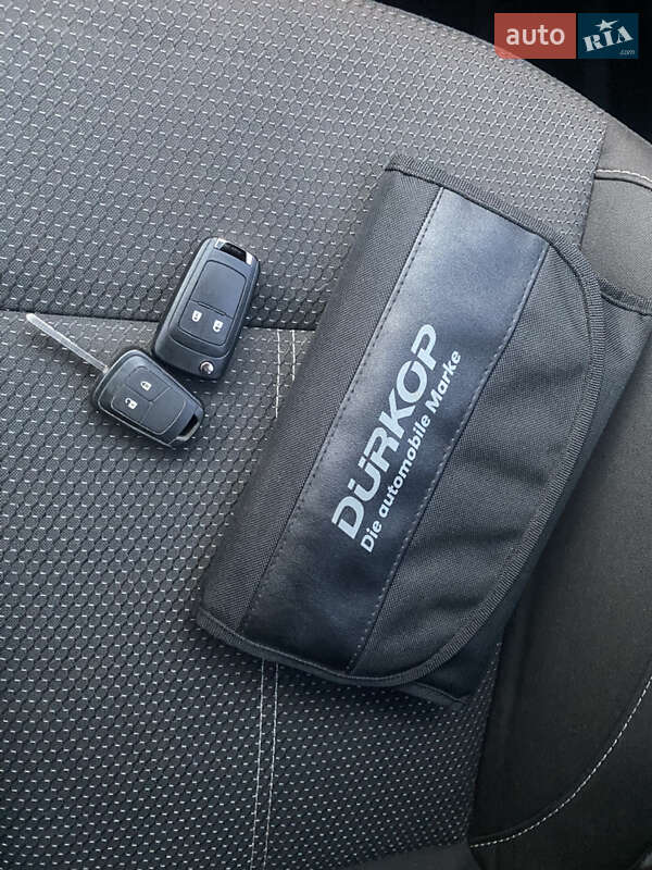 Універсал Opel Astra 2012 в Жовкві