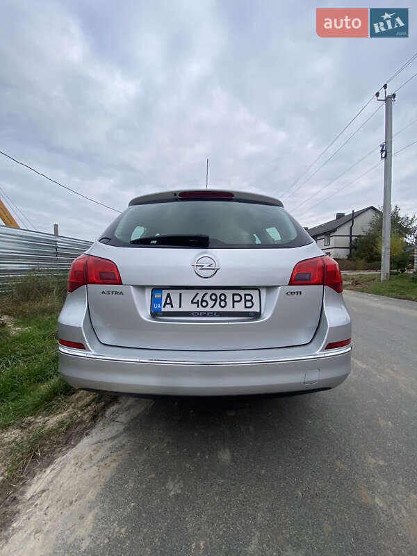 Универсал Opel Astra 2014 в Софиевской Борщаговке