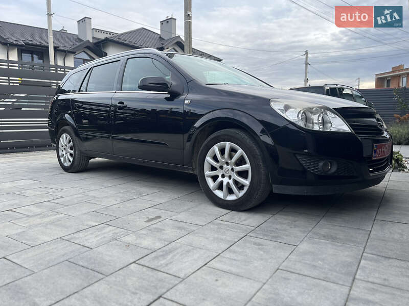 Универсал Opel Astra 2008 в Львове