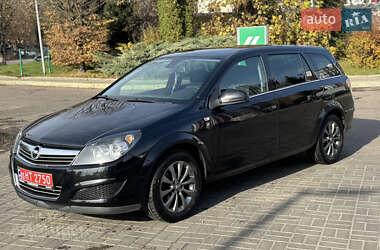 Универсал Opel Astra 2010 в Луцке