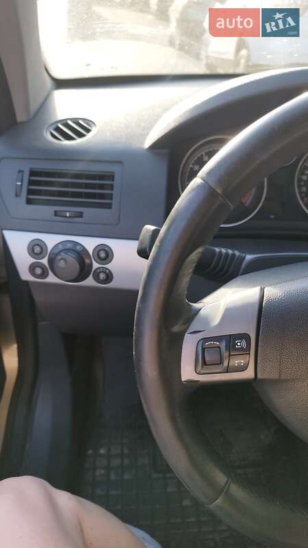 Хэтчбек Opel Astra 2006 в Киеве