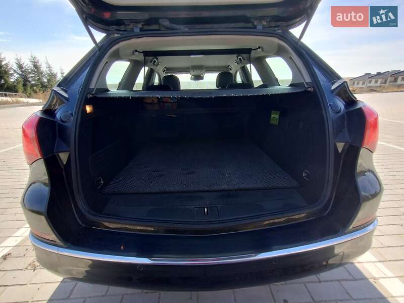 Универсал Opel Astra 2013 в Тернополе