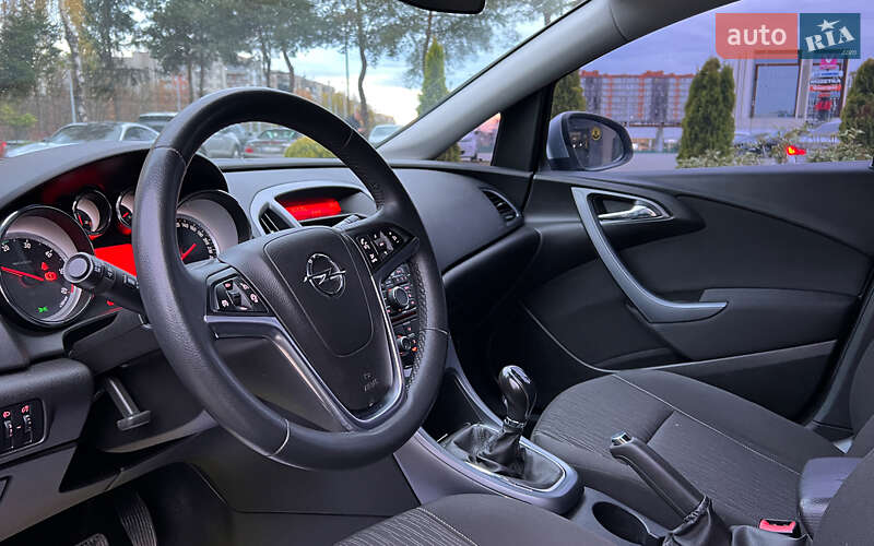 Универсал Opel Astra 2013 в Львове фото 10 Универсал Opel Astra 2013 в Львове