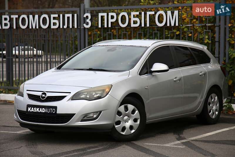 Opel Astra 2011