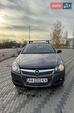 Универсал Opel Astra 2011 в Киеве