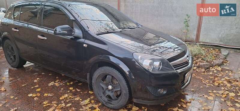 Хэтчбек Opel Astra 2010 в Кропивницком
