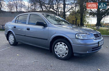Седан Opel Astra 2008 в Новом Буге