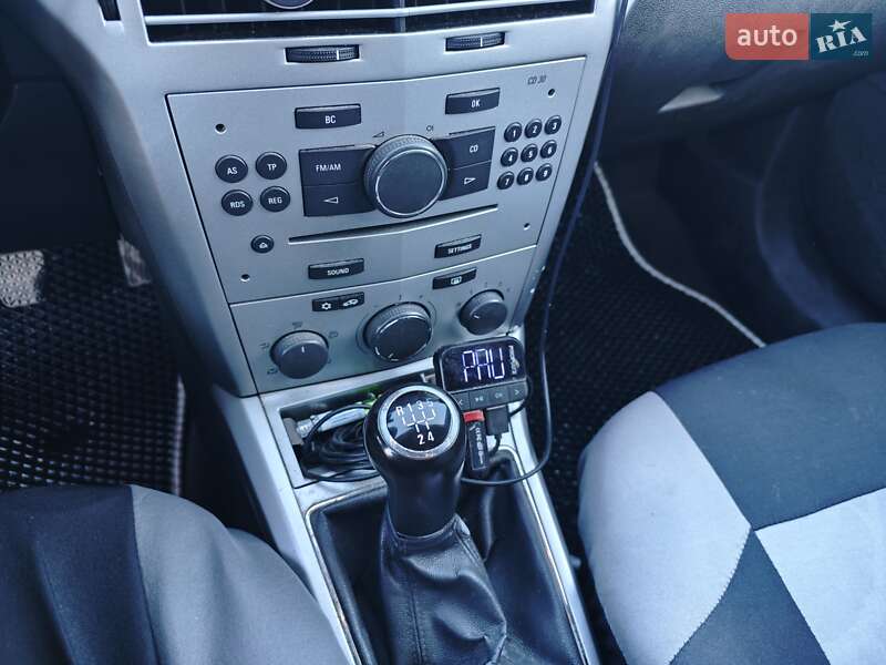 Хэтчбек Opel Astra 2011 в Львове