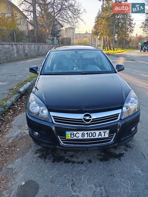 Opel Astra 2011