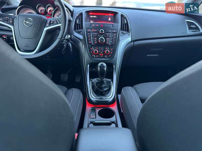 Универсал Opel Astra 2015 в Дрогобыче фото 62 Универсал Opel Astra 2015 в Дрогобыче