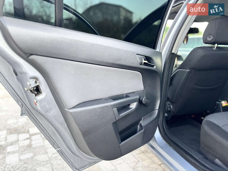 Универсал Opel Astra 2005 в Золочеве фото 48 Универсал Opel Astra 2005 в Золочеве