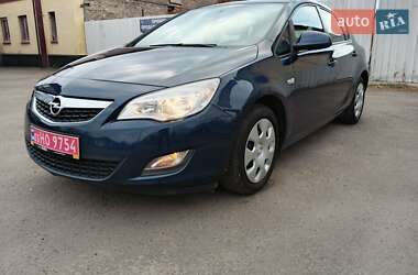 Хетчбек Opel Astra 2011 в Прилуках