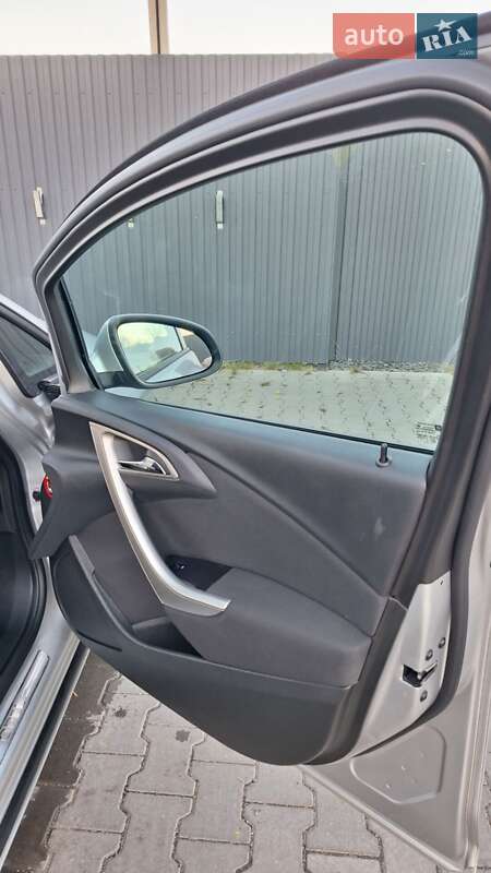 Хэтчбек Opel Astra 2011 в Ярмолинцах