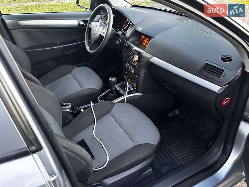 Универсал Opel Astra 2004 в Коломые