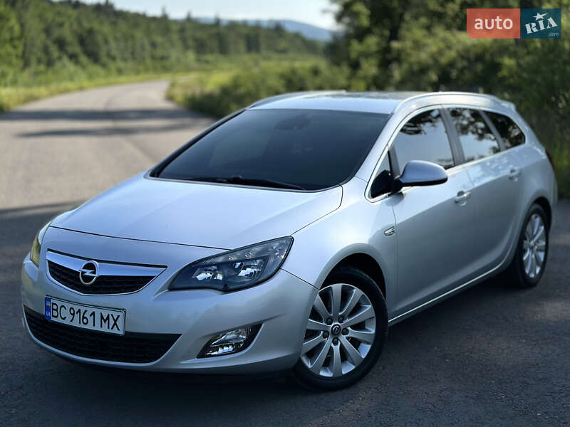 Универсал Opel Astra 2012 в Дрогобыче