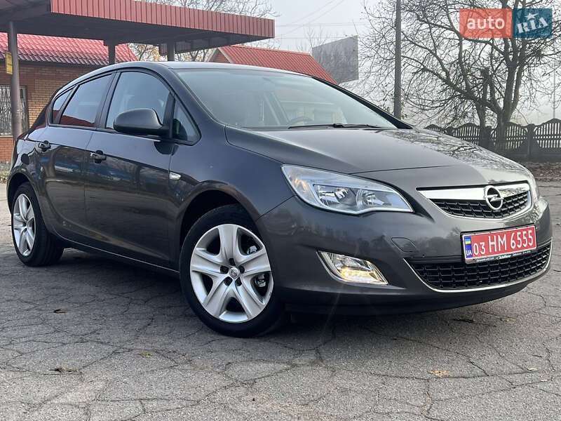 Хэтчбек Opel Astra 2011 в Хороле фото 2 Хэтчбек Opel Astra 2011 в Хороле