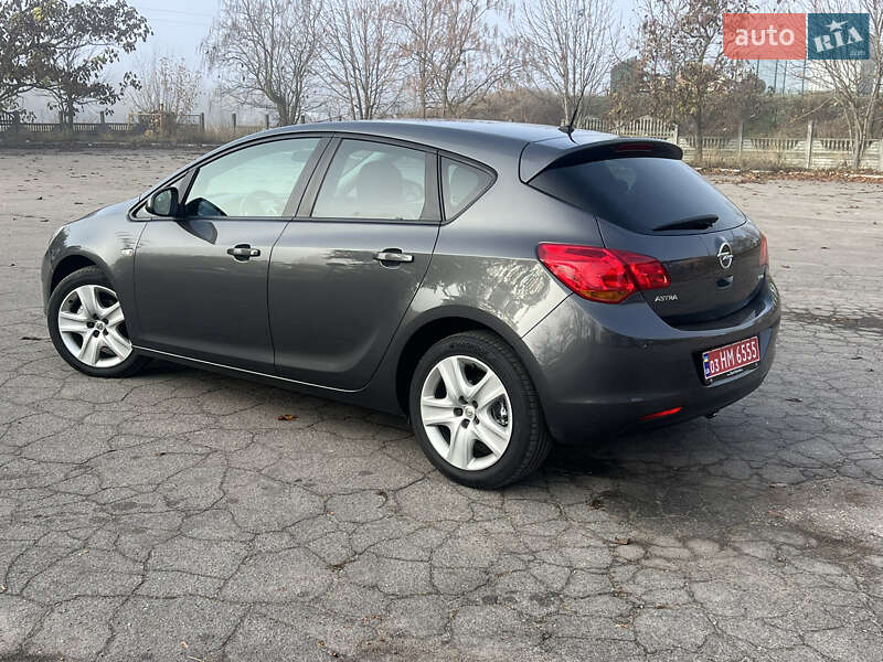 Хэтчбек Opel Astra 2011 в Хороле фото 4 Хэтчбек Opel Astra 2011 в Хороле