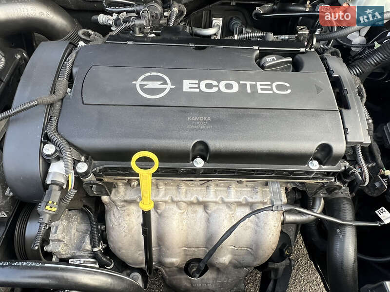 Хэтчбек Opel Astra 2011 в Хороле фото 21 Хэтчбек Opel Astra 2011 в Хороле