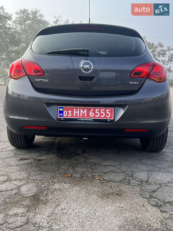 Хэтчбек Opel Astra 2011 в Хороле фото 53 Хэтчбек Opel Astra 2011 в Хороле