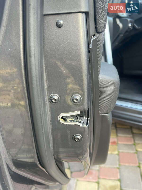 Хэтчбек Opel Astra 2011 в Хороле фото 70 Хэтчбек Opel Astra 2011 в Хороле