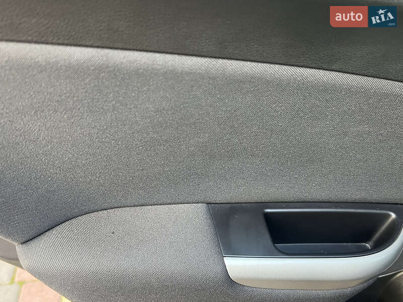 Хэтчбек Opel Astra 2011 в Хороле фото 85 Хэтчбек Opel Astra 2011 в Хороле