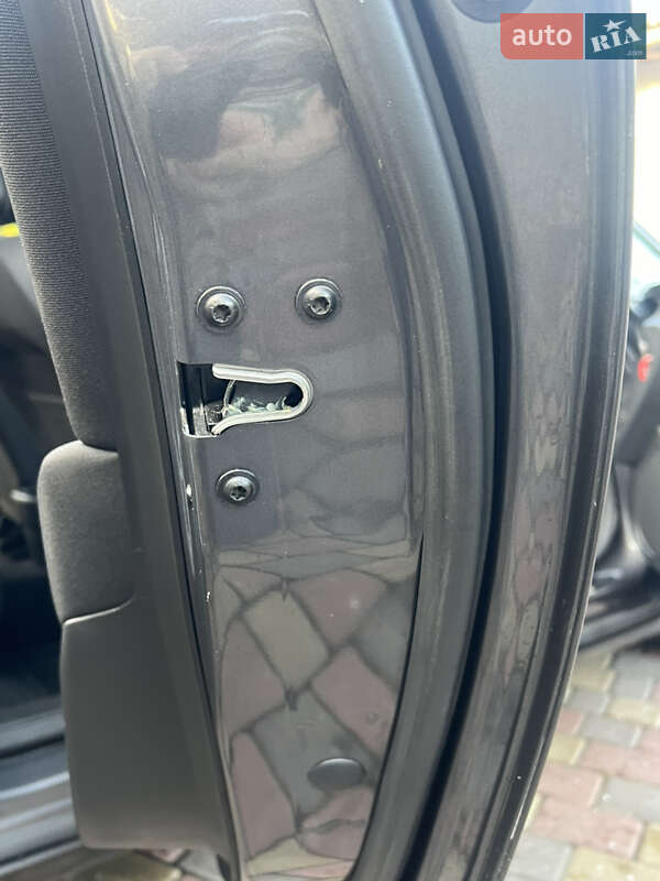 Хэтчбек Opel Astra 2011 в Хороле фото 94 Хэтчбек Opel Astra 2011 в Хороле