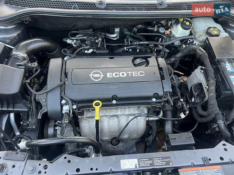 Хэтчбек Opel Astra 2011 в Хороле фото 110 Хэтчбек Opel Astra 2011 в Хороле