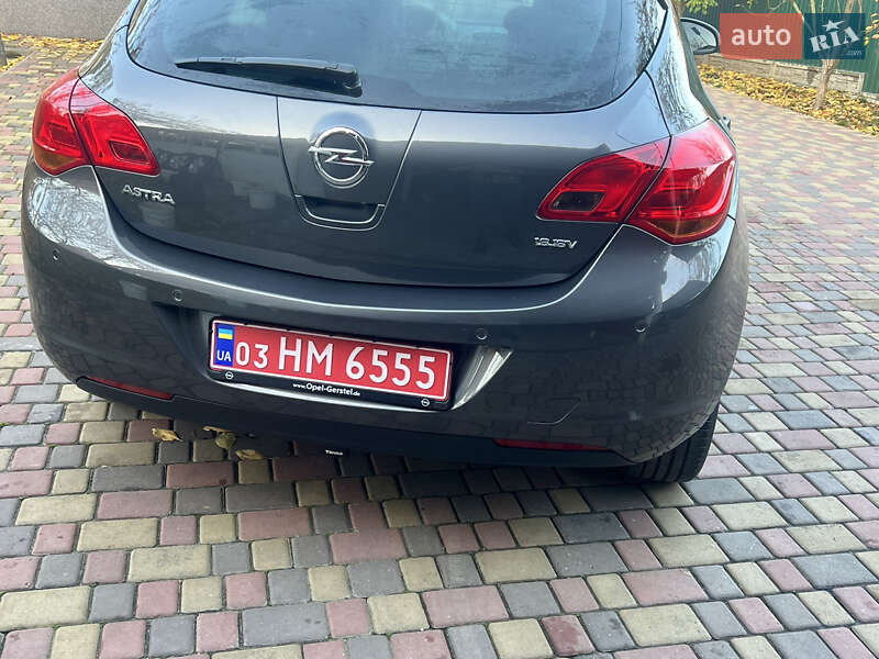 Хэтчбек Opel Astra 2011 в Хороле фото 130 Хэтчбек Opel Astra 2011 в Хороле