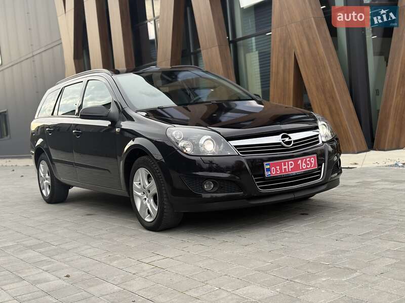 Универсал Opel Astra 2008 в Луцке