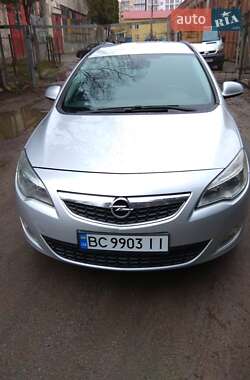 Универсал Opel Astra 2011 в Львове