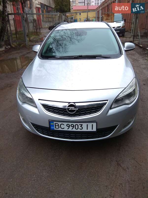 Универсал Opel Astra 2011 в Львове фото Универсал Opel Astra 2011 в Львове
