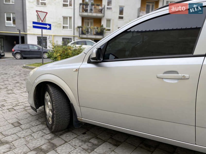 Универсал Opel Astra 2009 в Львове