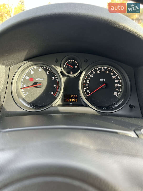 Хэтчбек Opel Astra 2009 в Нововолынске