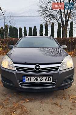 Універсал Opel Astra 2009 в Луцьку