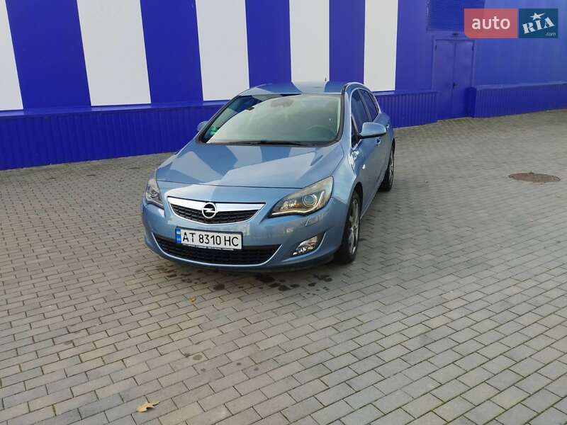 Хэтчбек Opel Astra 2010 в Калуше