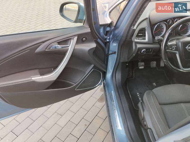 Хэтчбек Opel Astra 2010 в Калуше