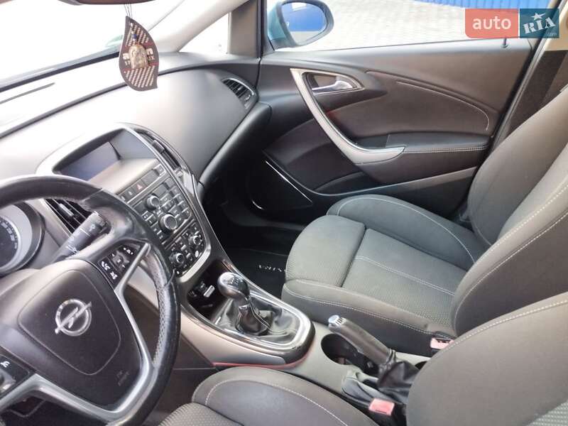 Хэтчбек Opel Astra 2010 в Калуше