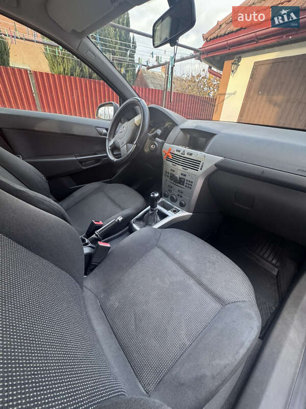 Хетчбек Opel Astra 2009 в Городку