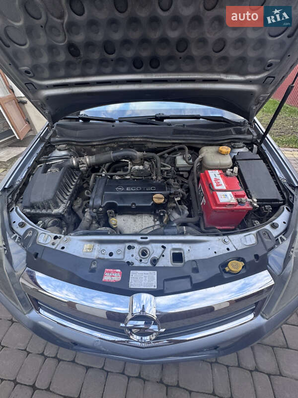 Хетчбек Opel Astra 2009 в Городку