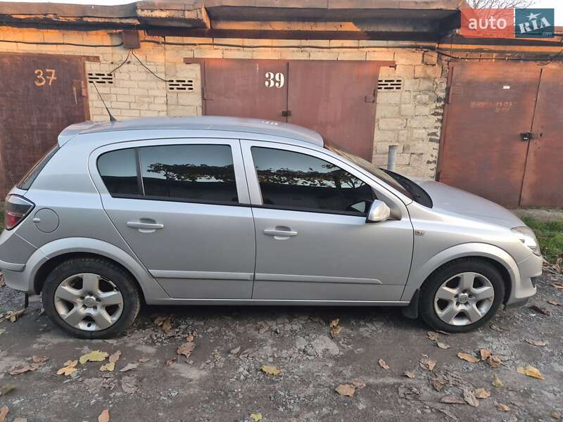 Хэтчбек Opel Astra 2008 в Кривом Роге фото 4 Хэтчбек Opel Astra 2008 в Кривом Роге